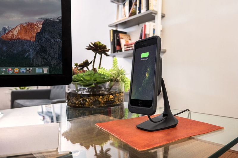 Mophie 為 iPhone 打造 Charge Force 無線充電背殼和底座