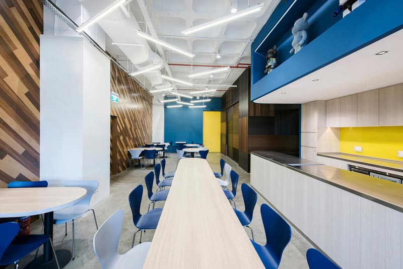 擁有 BE@RBRICKS 玩偶「展示區」的雜貨物流公司總部