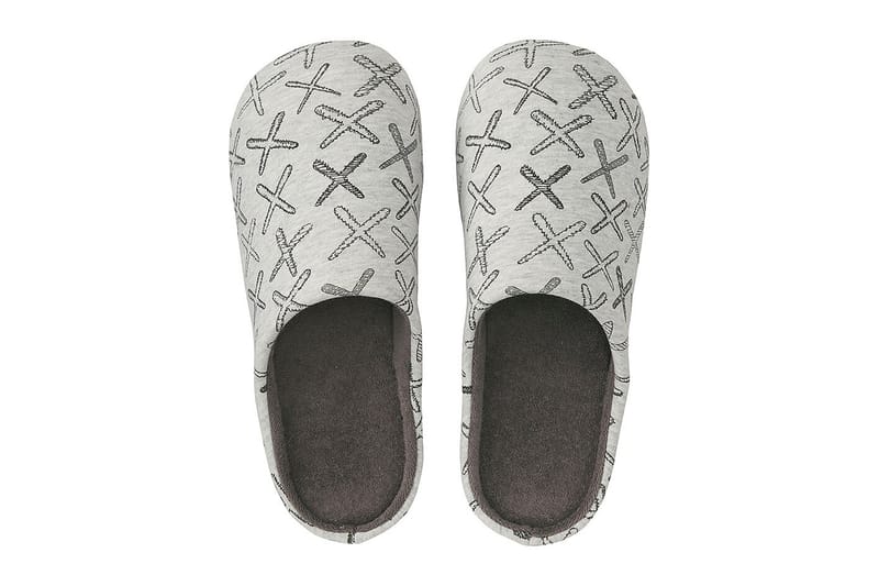 家居拖鞋款式首登場！KAWS x Uniqlo 聯名 UT 系列將再度登陸香港