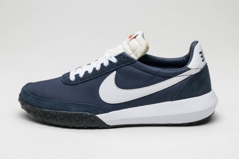 nike roshe waffle racer nm obsidian white
