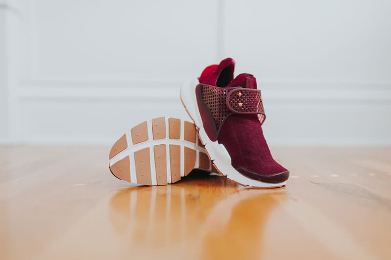女生獨佔！Nike Sock Dart 推出全新「Night Maroon/Noble Red」配色