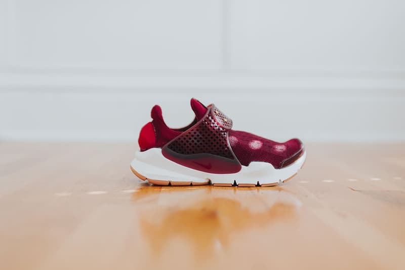 女生獨佔！Nike Sock Dart 推出全新「Night Maroon/Noble Red」配色