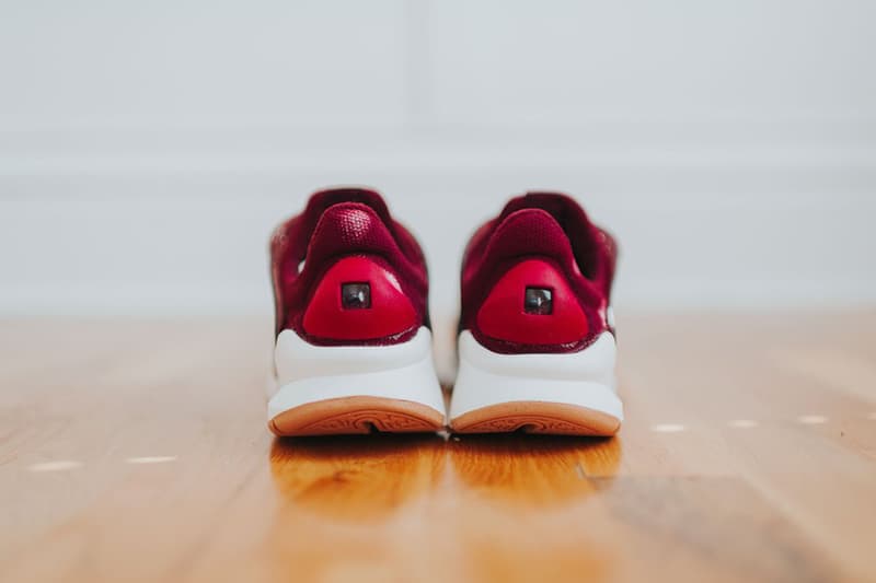 女生獨佔！Nike Sock Dart 推出全新「Night Maroon/Noble Red」配色