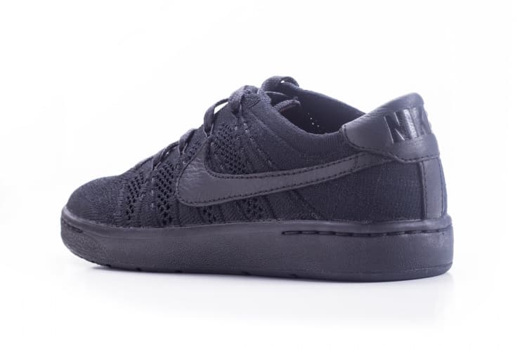 Nike Tennis Classic Ultra Flyknit 全黑配色