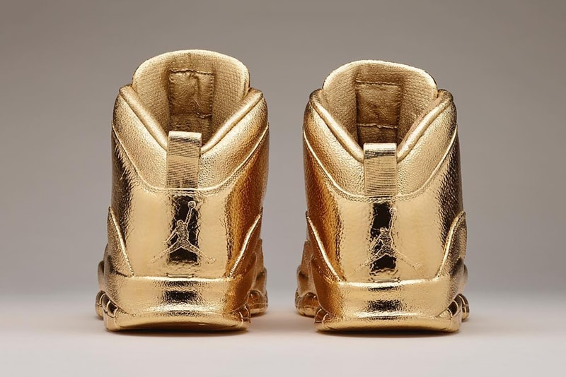 藝術家為 Drake 打造 Air Jordan 10「OVO」金色版本