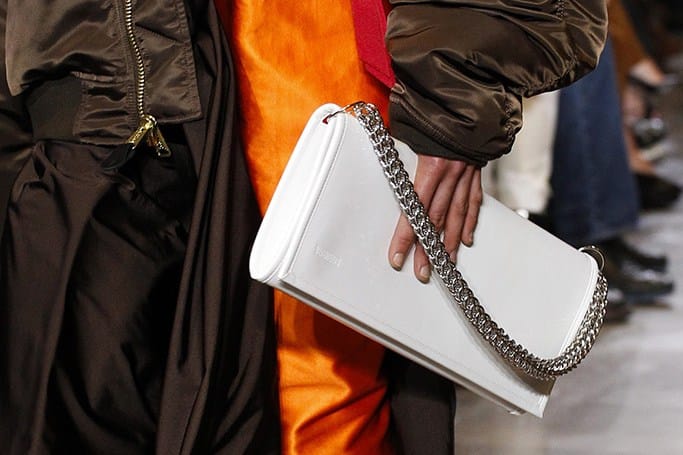 一覽 Vetements x Eastpak 聯名 Clutch Bag 系列