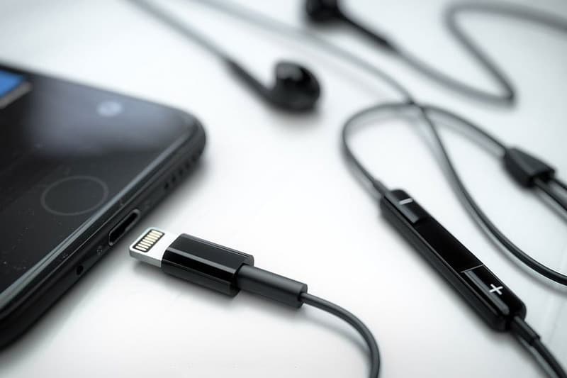 Martin Hajek 整合傳聞繪製出 iPhone 7「實物」圖