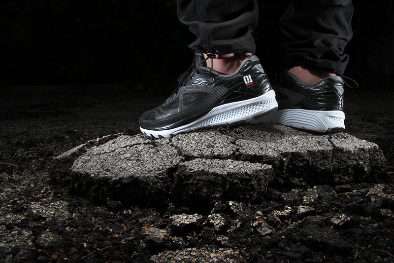 Saucony x Premier 聯名 Kinvara 7「Night Strike」鞋款