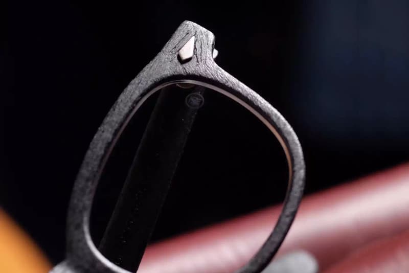 TVR 最新「Black Woody Carved」仿木手作 TVR504 及 TVR505 鏡架