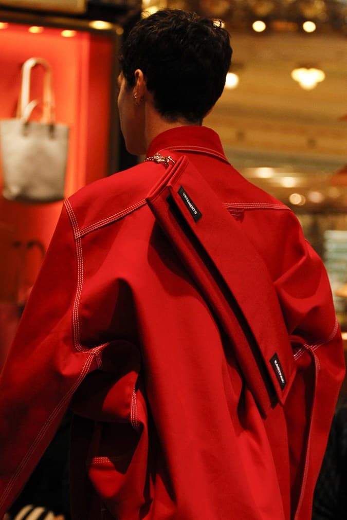 一覽 Vetements x Eastpak 聯名 Clutch Bag 系列