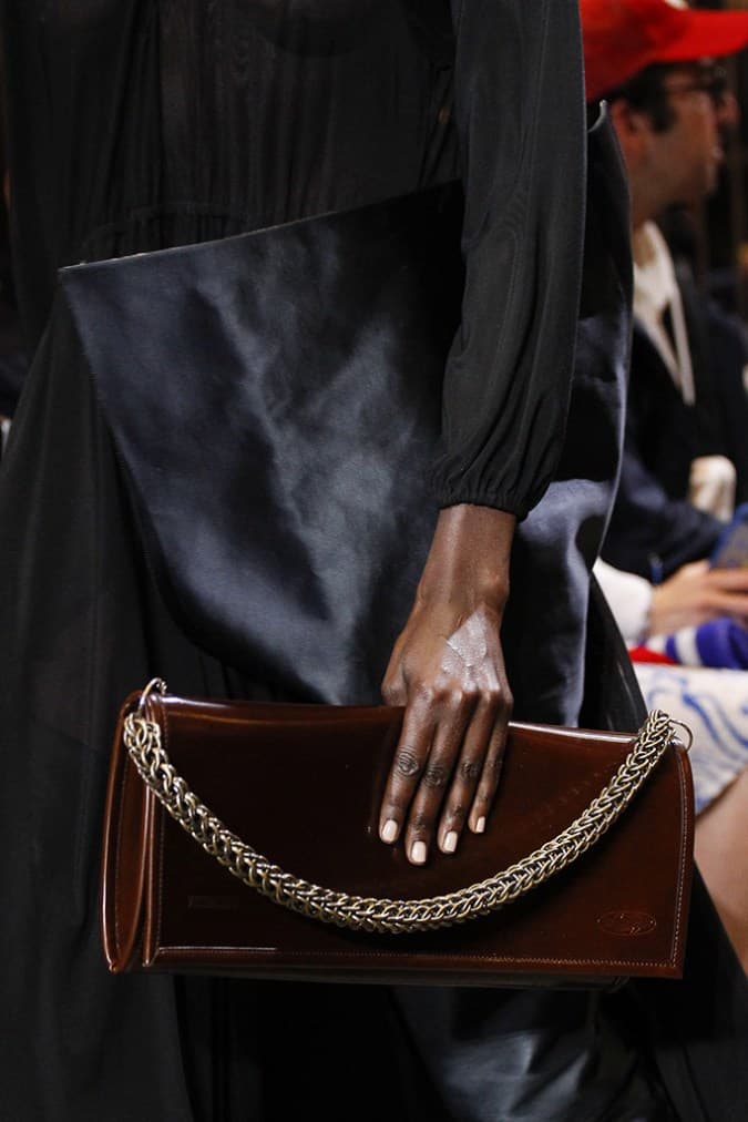 一覽 Vetements x Eastpak 聯名 Clutch Bag 系列