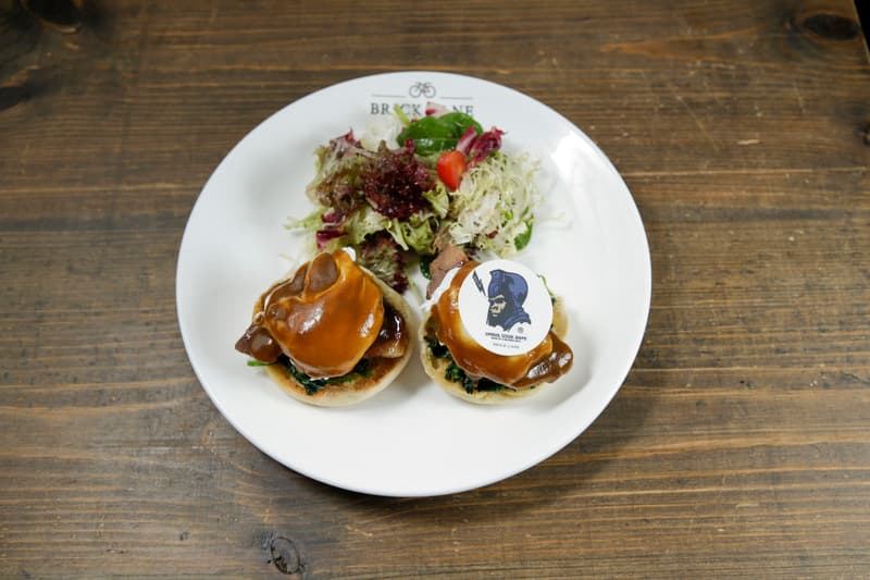 HYPEBEAST Eat....URSUS.IZZUE.BAPE 期間限定 Café @BRICK LANE Gallery