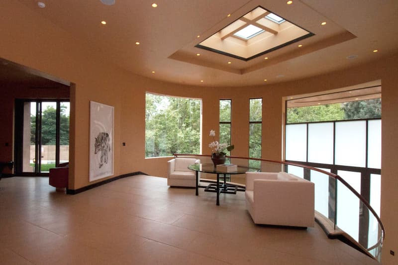 走進 Rihanna 千萬美元豪宅