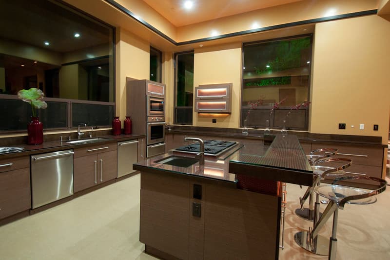 走進 Rihanna 千萬美元豪宅