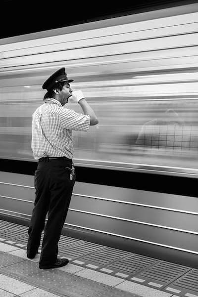 凝視東京地鐵乘客的千姿百態