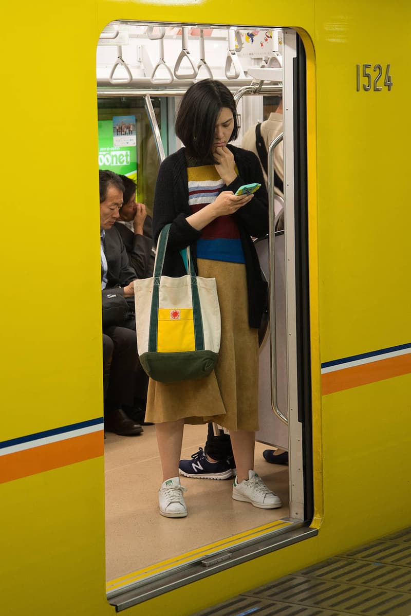 凝視東京地鐵乘客的千姿百態