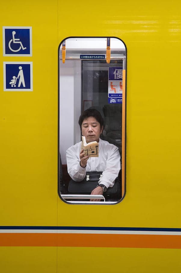 凝視東京地鐵乘客的千姿百態