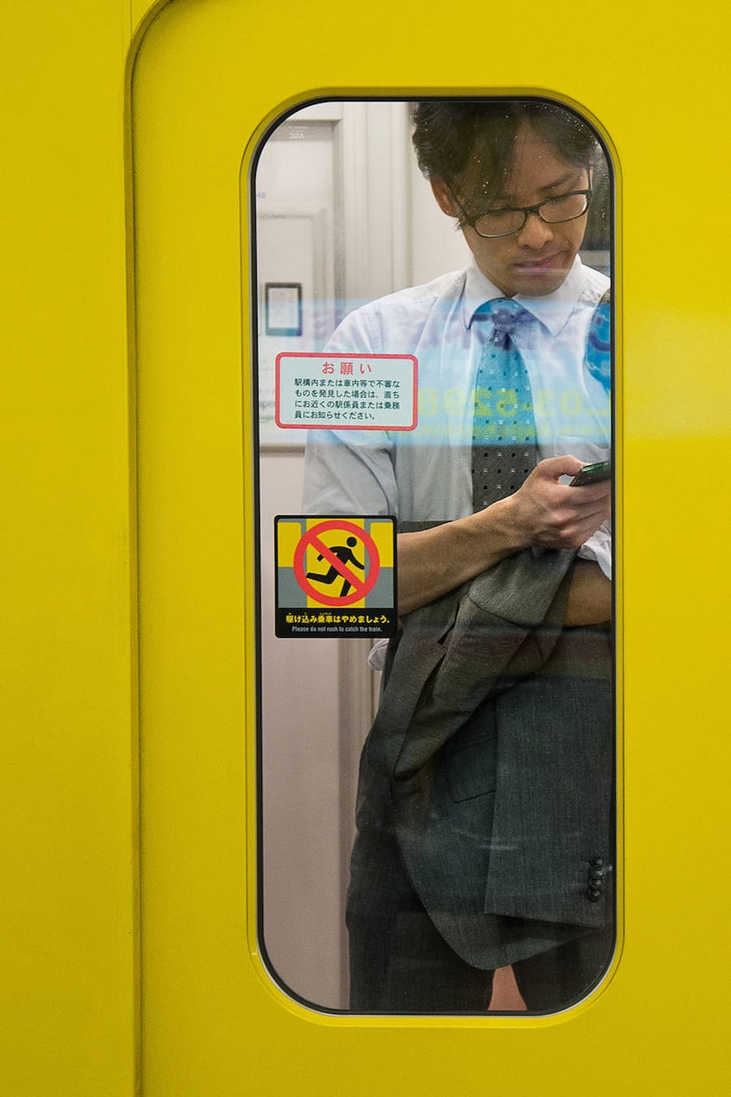 凝視東京地鐵乘客的千姿百態