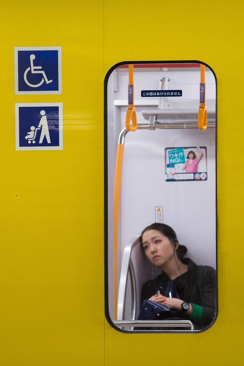 凝視東京地鐵乘客的千姿百態