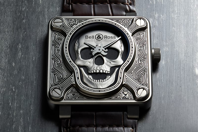 Bell & Ross BR01 Burning Skull 將骷髏暗黑風進行到底