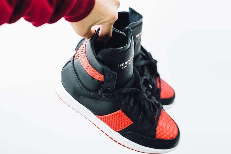 The Shoe Surgeon 瘋狂改造－鑑賞豪華版 Swooshless Air Jordan 1 Retro High OG「Banned」