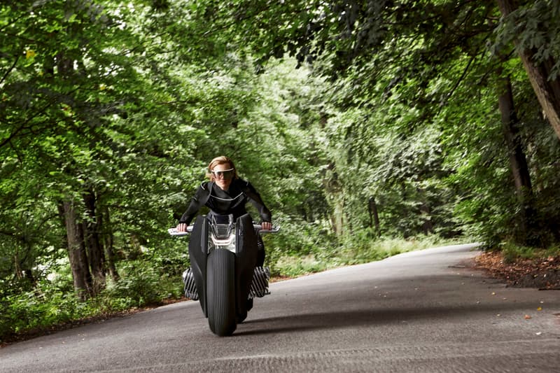 自動平衡車身－BMW 發佈 Vision Next 100 概念電單車設計
