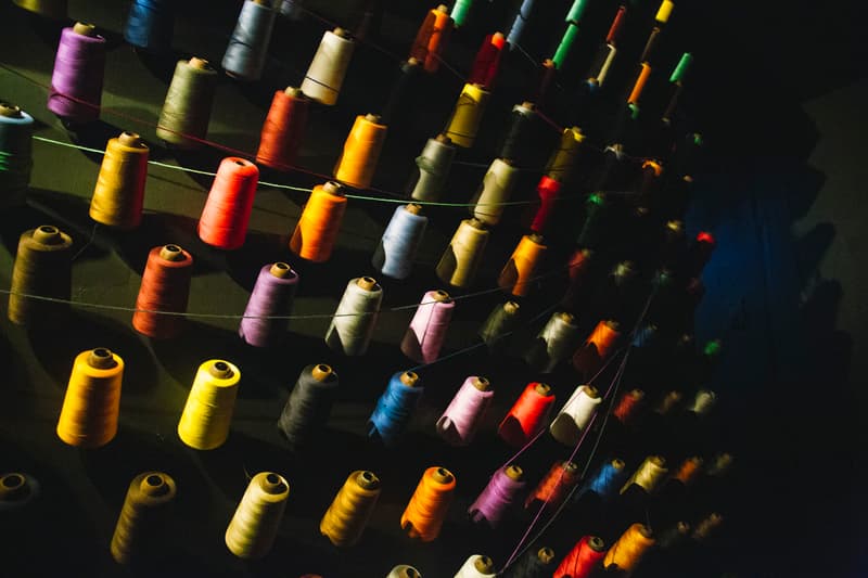 率先走進 JOYCE 時尚秘境「The Golden Needle」三維虛擬實境舞台