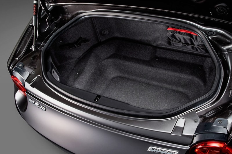 MAZDA MX-5 MIATA RF Launch Edition 預訂開催