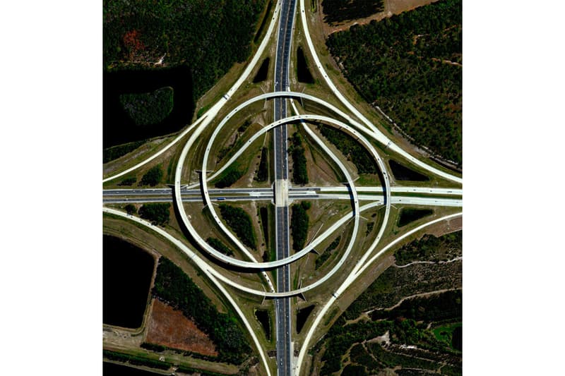 想像安坐於衛星上－遠看令人屏息的地球莊麗奇觀