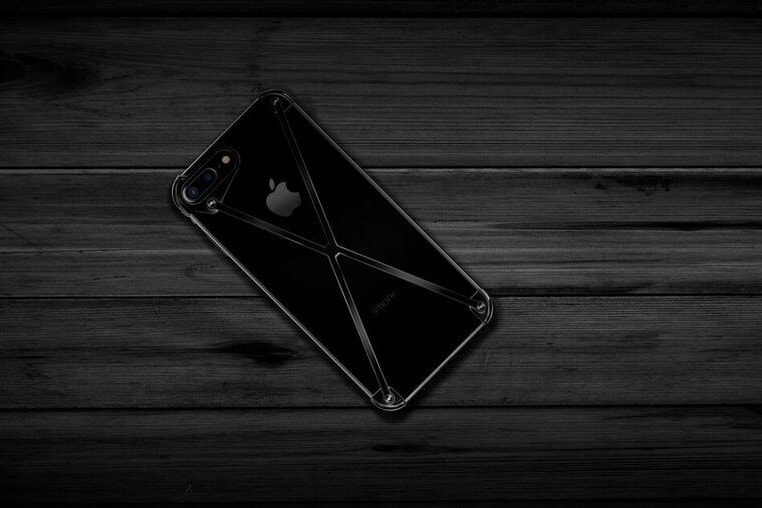 RADIUS v4 iPhone 7 Case 預訂開催