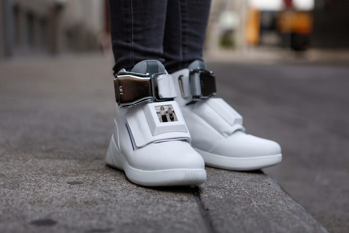 Virgin America 打造「First Class Shoe」慈善拍賣鞋款