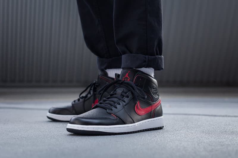 Air Jordan 1 Mid Black/Red