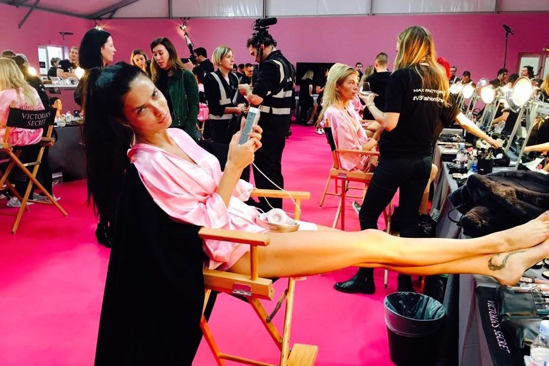All the backstage instagrams from Victorias’s secret fashion show that you need to see