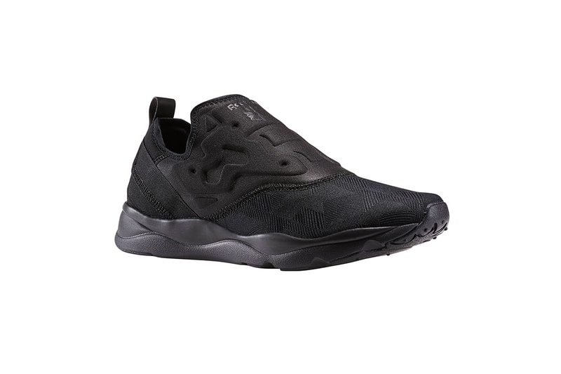 Reebok Furylite Slip On 全新黑、白配色
