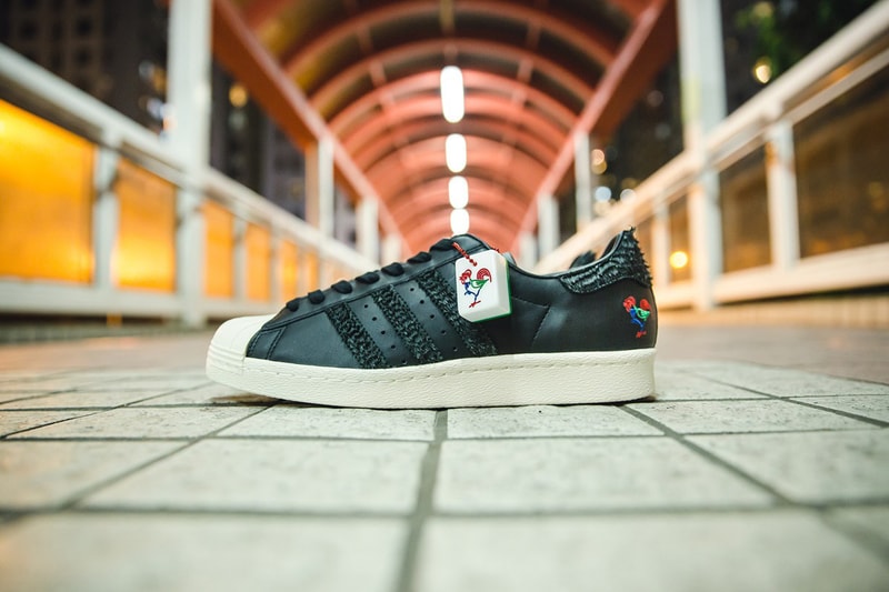 adidas Originals 雞年腳踏雞鞋