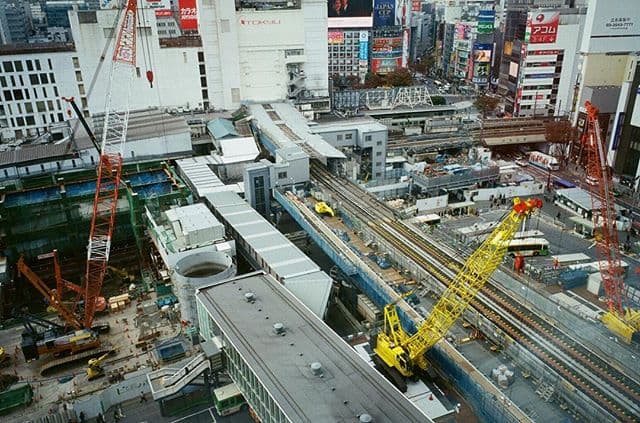 HOUYHNHNM launches new website GIRL HOUYHNHNM