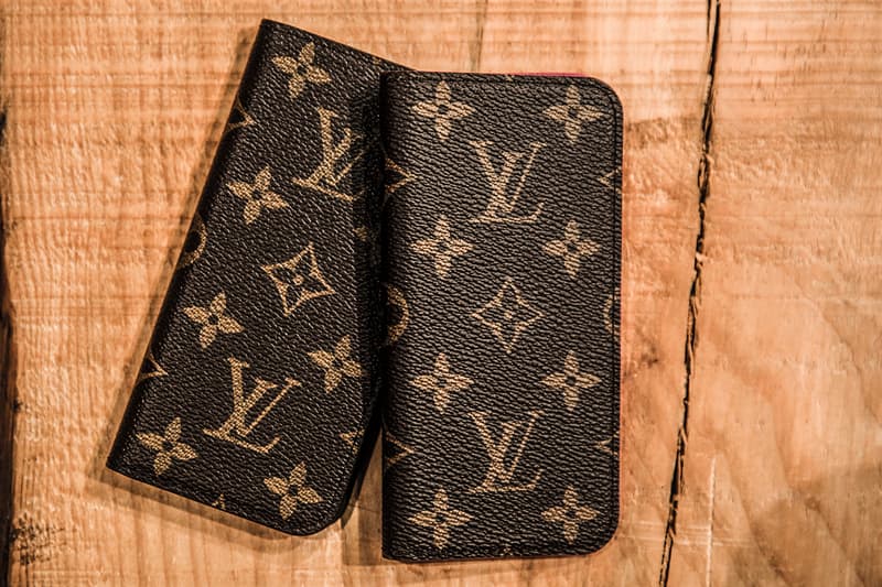 louis vuitton iphone folio closer look