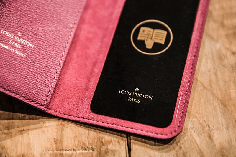 louis vuitton iphone folio closer look