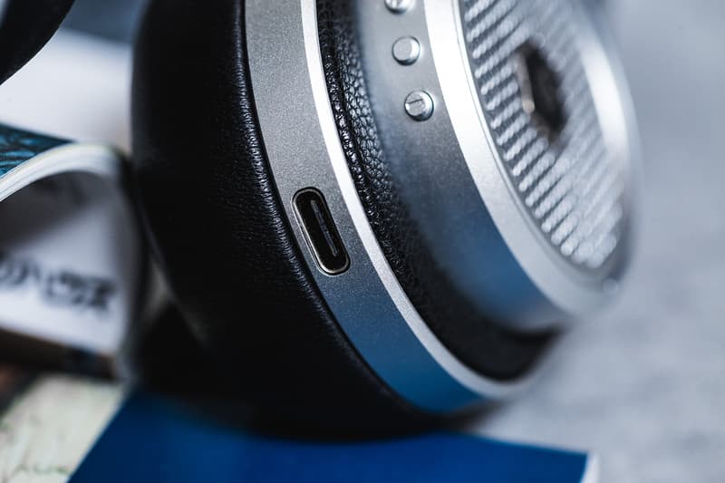 近賞 Master & Dynamic 輕巧藍芽耳機 MW50