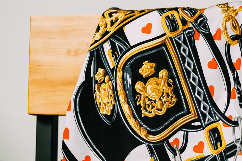 心型禮盒 Hermès「Brides de gala LOVE 90」Silk Scarf