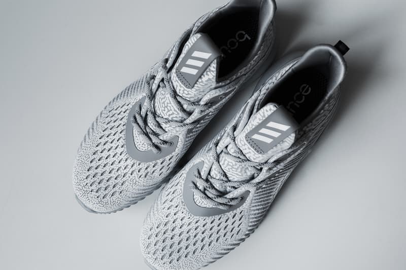 近賞 adidas AlphaBOUNCE 全新灰白配色