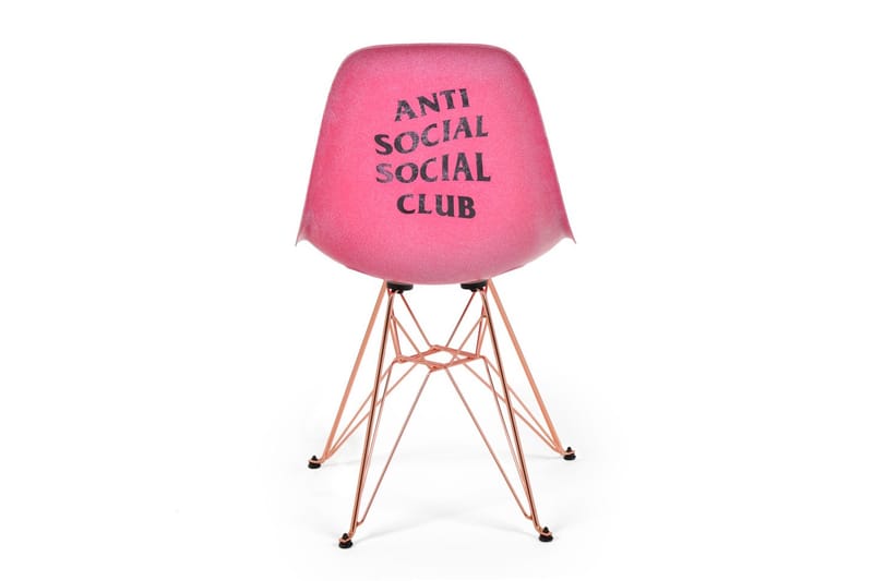 Anti Social Social Club x Modernica 聯名貝殼椅正式發佈