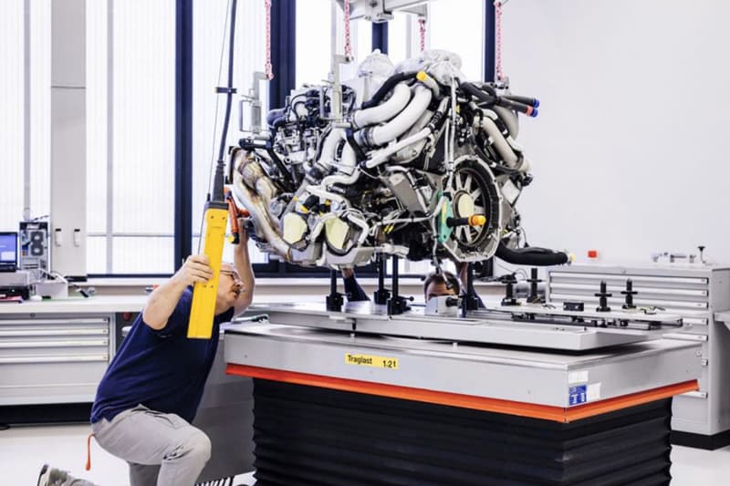 走進地上最豪超跑之一的 Bugatti Chiron 生產設施之內