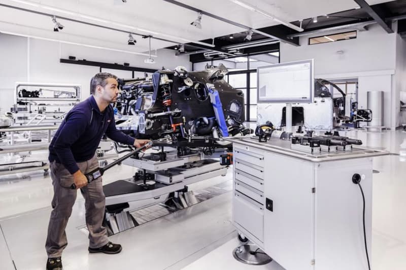 走進地上最豪超跑之一的 Bugatti Chiron 生產設施之內