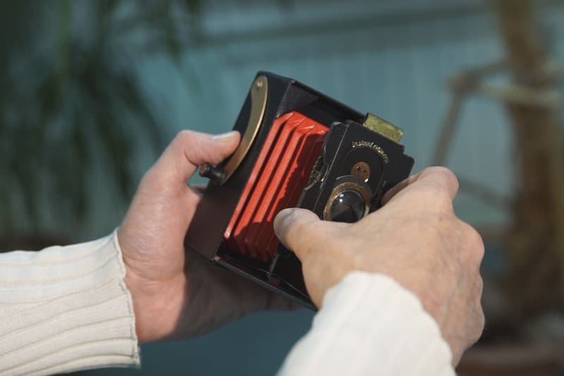 Jollylook 推出即影即有復古折疊相機