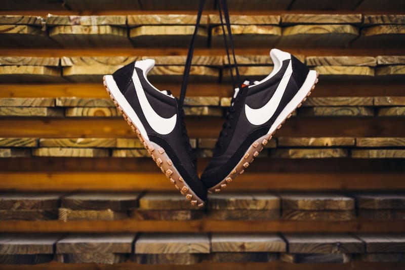 Nike Waffle Racer '17 推出全新「Black/White」配色設計