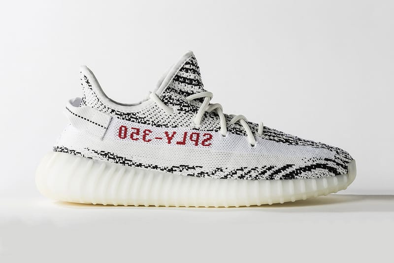 YEEZY BOOST 350 V2 全新「Zebra」配色官方圖片釋出