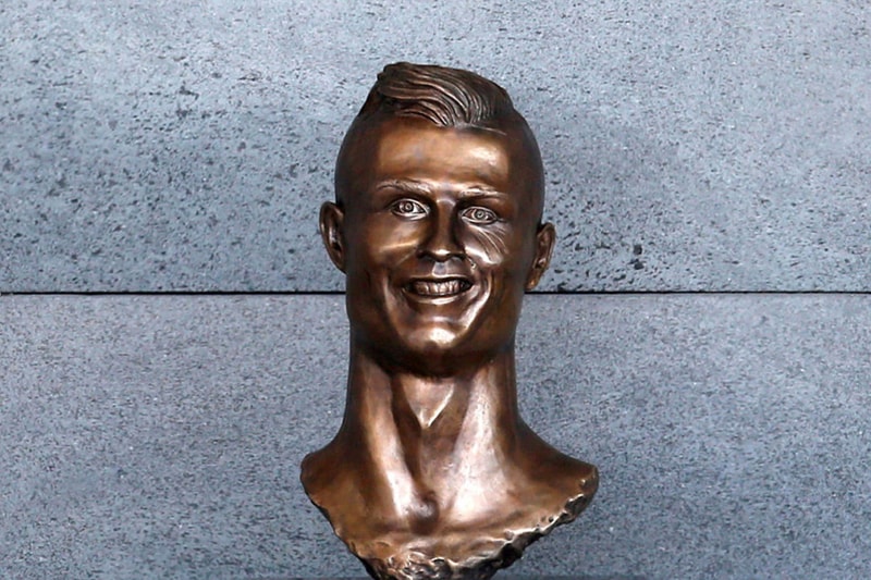 Cristiano Ronaldo 爆笑銅像連 Messi 都要「讚好」
