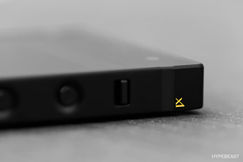 ONKYO 全新音樂智能手機「GRANBEAT」DP-CMX1