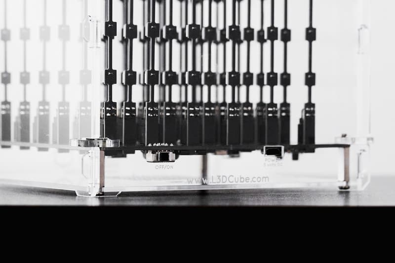 隨節奏變幻色彩－Looking Glass Factory 立方擺設